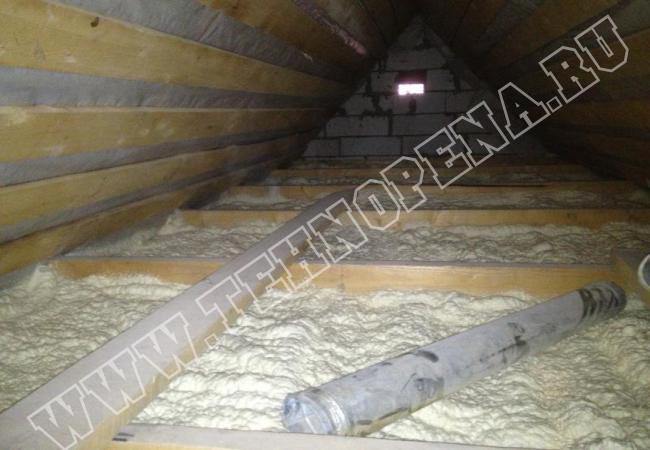 УТЕПЛЕНИЕ ЧЕРДАЧНОГО ПЕРЕКРЫТИЯ МЕТОДОМ НАПЫЛЕНИЯ ППУ УСТАНОВКАМИ FOAM KIT
