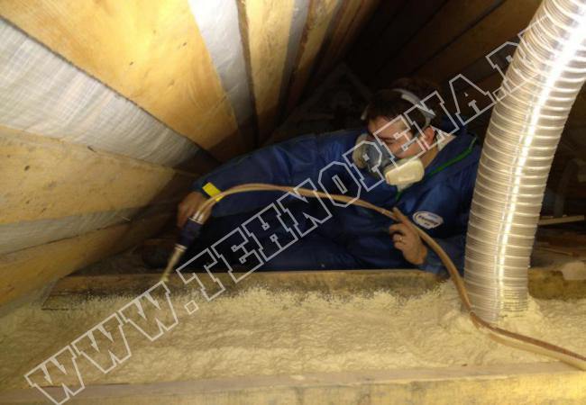 УТЕПЛЕНИЕ ЧЕРДАЧНОГО ПЕРЕКРЫТИЯ МЕТОДОМ НАПЫЛЕНИЯ ППУ УСТАНОВКАМИ FOAM KIT