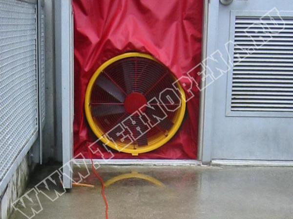 Тепловизионное обследование с помощью аэродвери