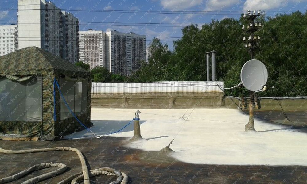 Ремонт плоской кровли ТЦ полимочевиной